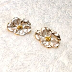 Vintage 90's Frosted Enamel Floral Pierced Earrings